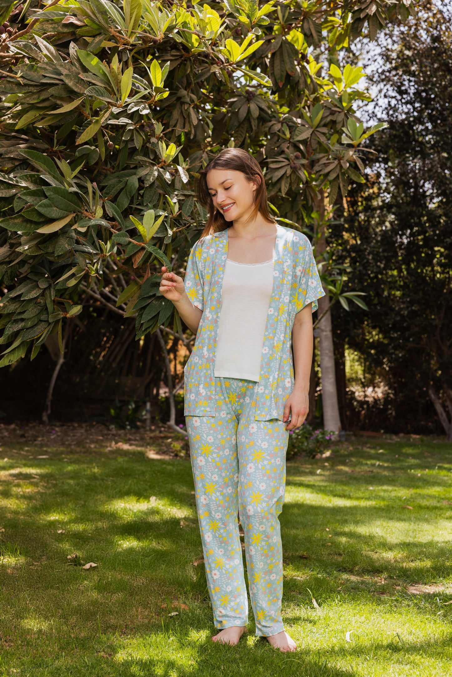 3-piece pajama set, jacket and pants, with an off-white top