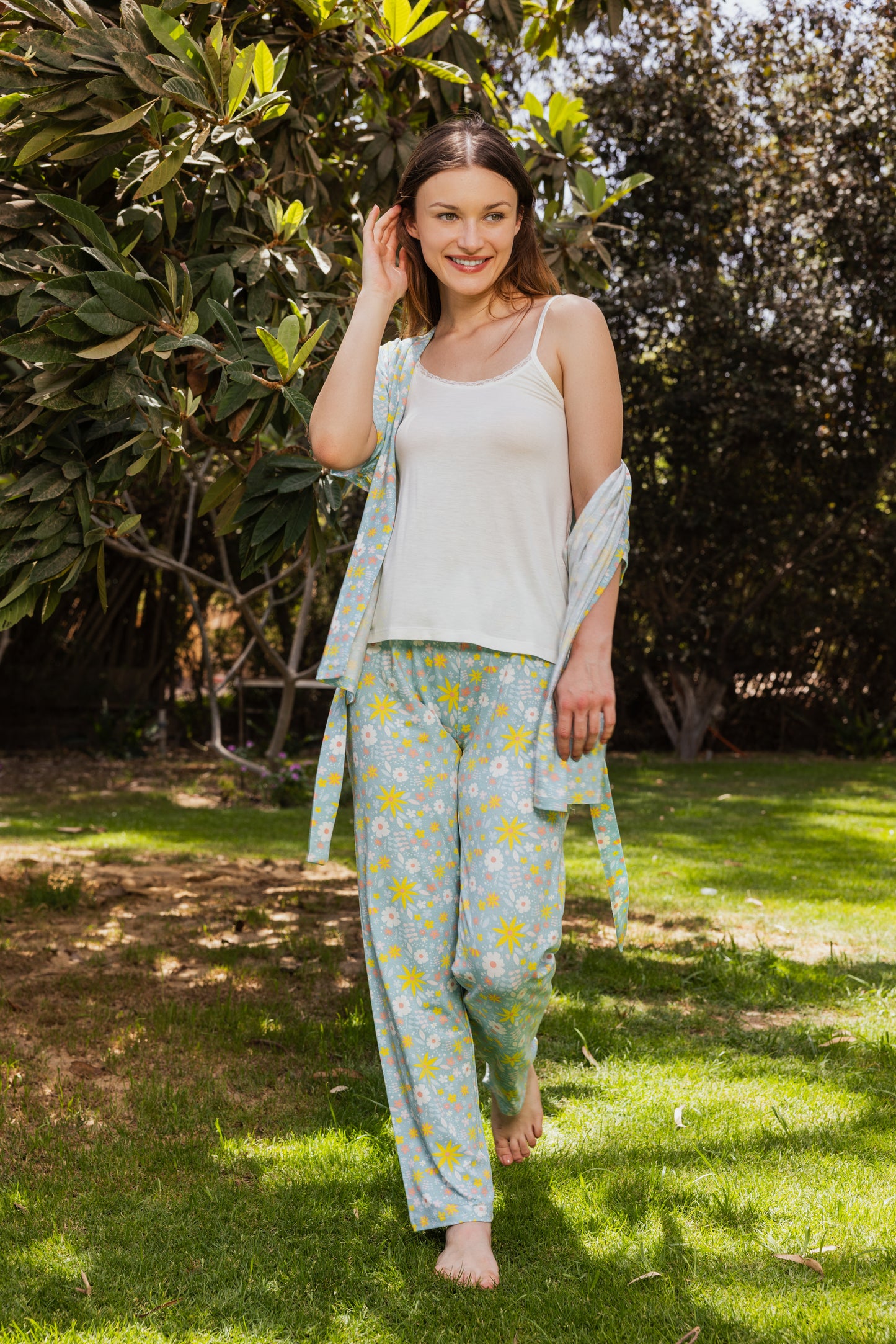 3-piece pajama set, jacket and pants, with an off-white top
