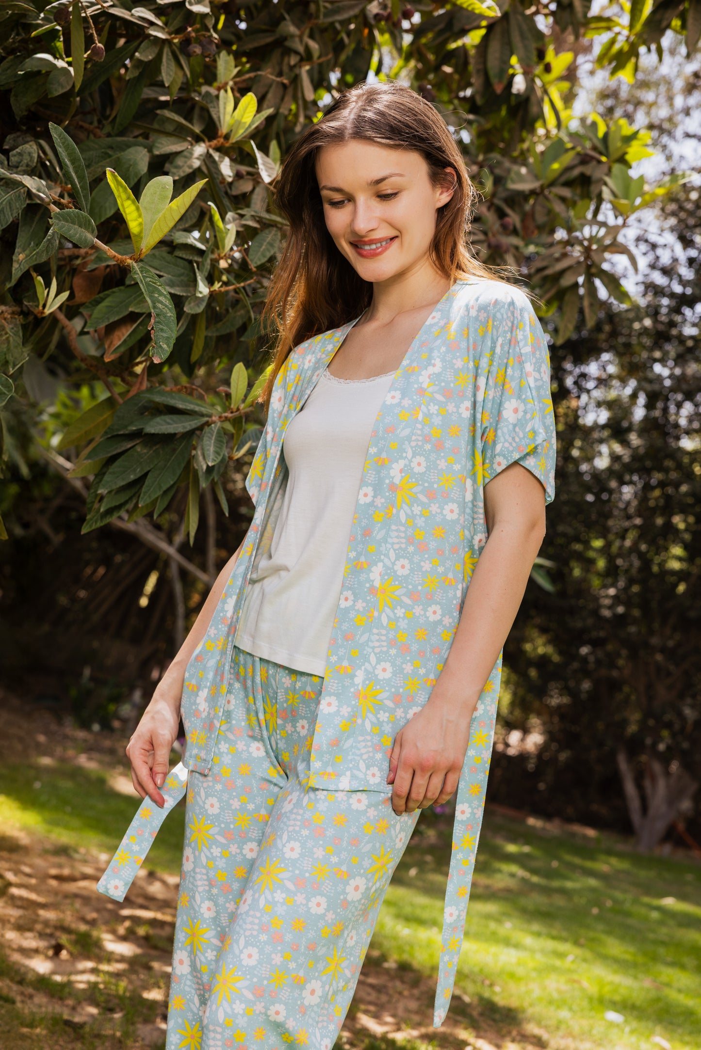 3-piece pajama set, jacket and pants, with an off-white top
