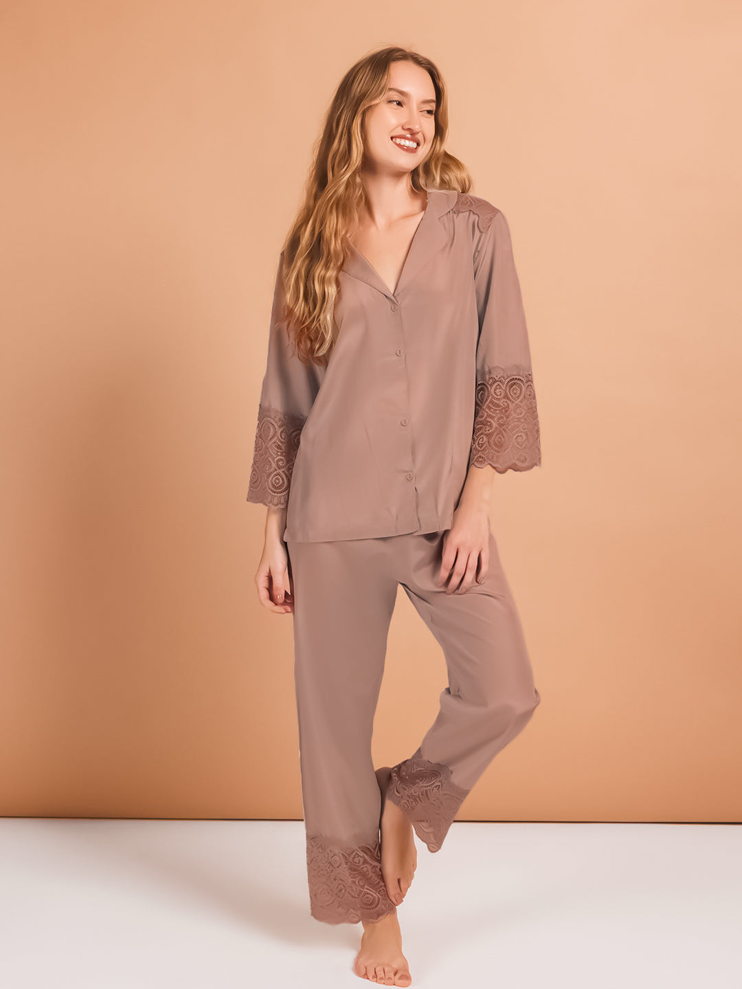 Classic pajama with lace shoulder, sky blue, cotton satin
