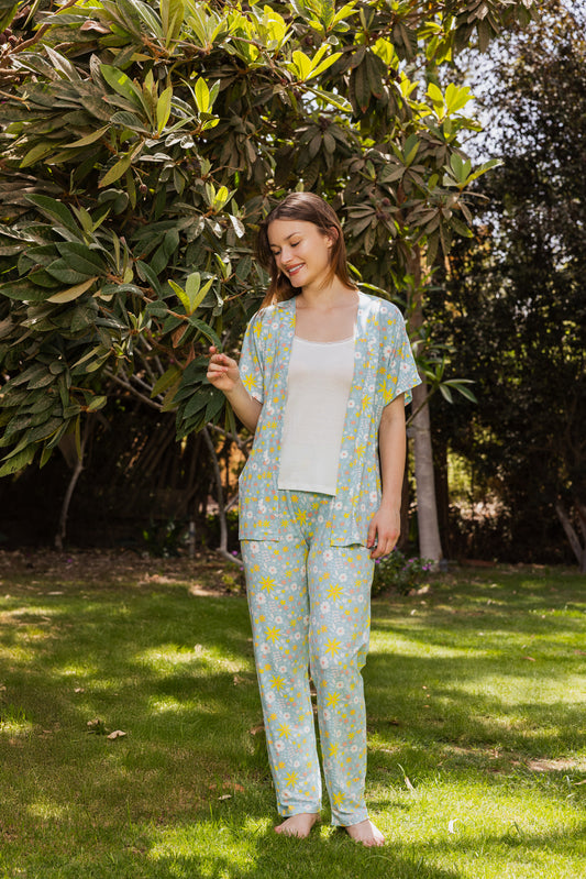 3-piece pajama set, jacket and pants, with an off-white top