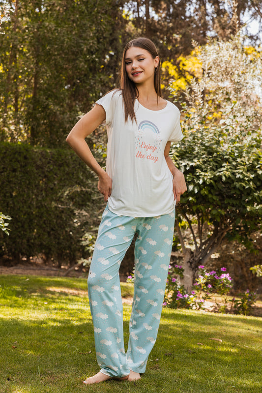 Printed top with zipper, crew neck, and cuffs, and regular pants.