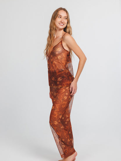 Seven-piece pajama set, lace, tulle, and feather-patterned brick