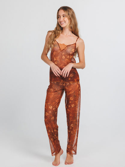 Seven-piece pajama set, lace, tulle, and feather-patterned brick