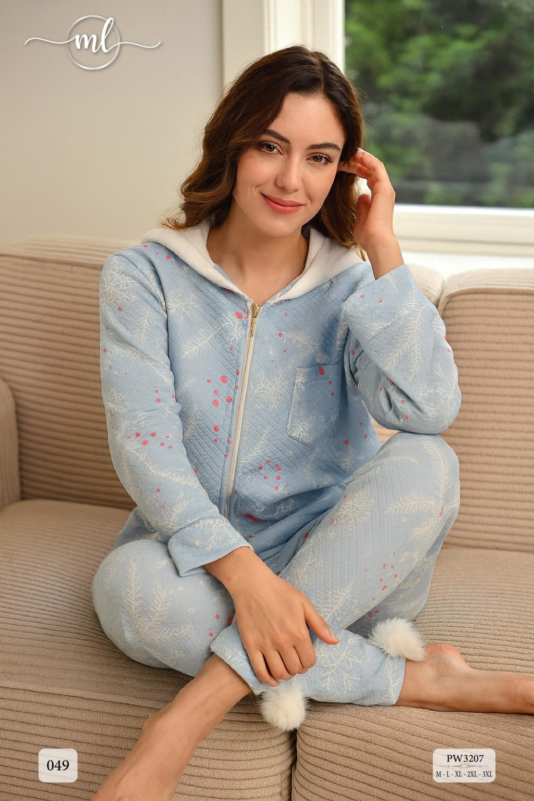 بيجامه كلاسيك ورد لبني