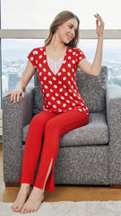 Red pajama with lace details and faces print
